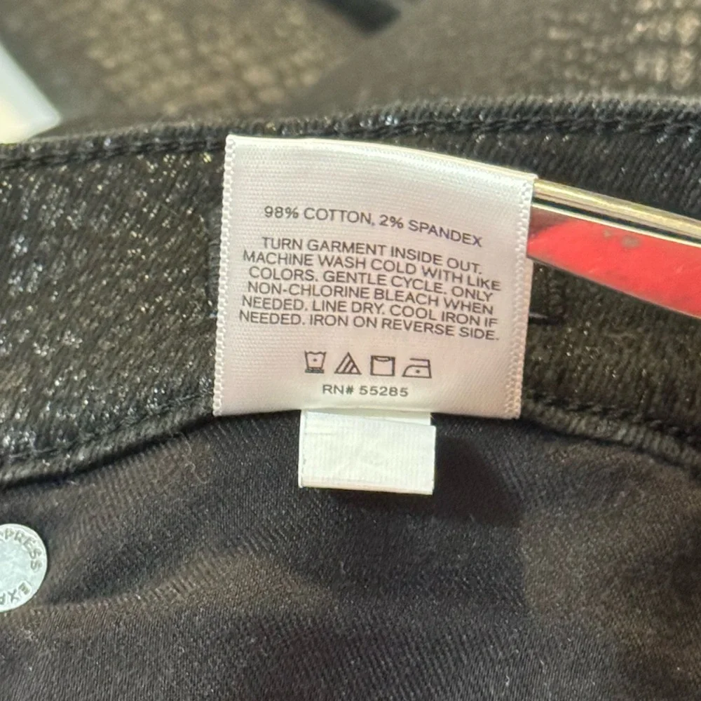 Express Black Faux Snakeskin Pattern Cropped High Rise Womens 8‎ Mom Jean - Picture 7 of 8